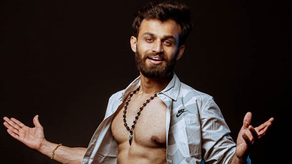 புதியதாக மினி காரை வாங்கிய பிக்பாஸ் பிரபலம்!! கனவு நிஜமாகியதாக நெகிழ்ச்சி பதிவு!!