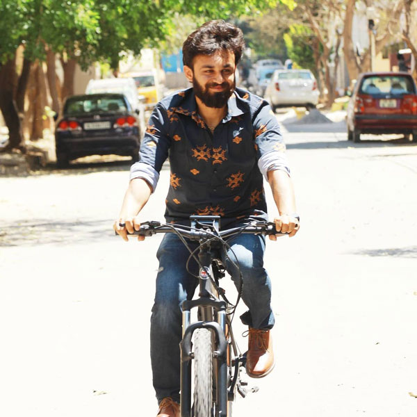 புதியதாக மினி காரை வாங்கிய பிக்பாஸ் பிரபலம்!! கனவு நிஜமாகியதாக நெகிழ்ச்சி பதிவு!!