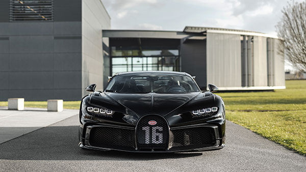 300வது சிரோன் கார் தொழிற்சாலையில் இருந்து வெளிவந்தது!! புகாட்டியின் மற்றுமொரு மைல்கல்...