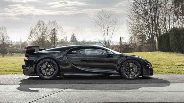 300வது சிரோன் கார் தொழிற்சாலையில் இருந்து வெளிவந்தது!! புகாட்டியின் மற்றுமொரு மைல்கல்...