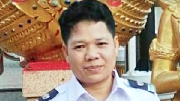 எல்லா வாகனங்களும் பரபரப்பாக சென்று கொண்டிருக்க நடு ரோட்டில் பேருந்தை நிறுத்திய ஓட்டுநர்... மனிதம் இன்னும் மரணிக்கவில்லை!!