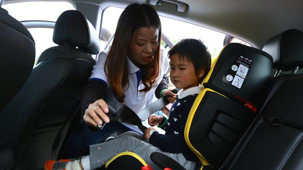 இந்த கொளுத்தும் வெயில்ல குட்டி பசங்களோட டிராவல் பண்ண போறீங்களா... அப்போ இத முதல்ல தெரிஞ்சுட்டு போங்க!! இந்த கொளுத்தும் வெயில்ல குட்டி பசங்களோட டிராவல் பண்ண போறீங்களா... அப்போ இத முதல்ல தெரிஞ்சுட்டு போங்க!!