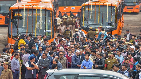 மருத்துவமனைகளில் ஆக்ஸிஜன் பற்றாக்குறை... டெல்லி போக்குவரத்து கழகம் அதிரடி நடவடிக்கை... என்னனு தெரியுமா?