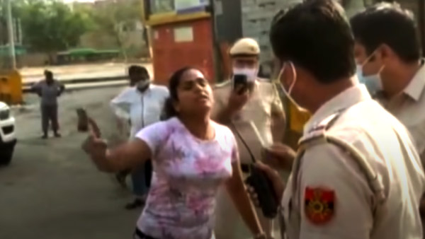 மாஸ்க் அணியவில்லை என்றால், என்ன இப்படி தூக்குறாங்க!! போலீஸாரிடம் சிக்கிய தம்பதியினர்...