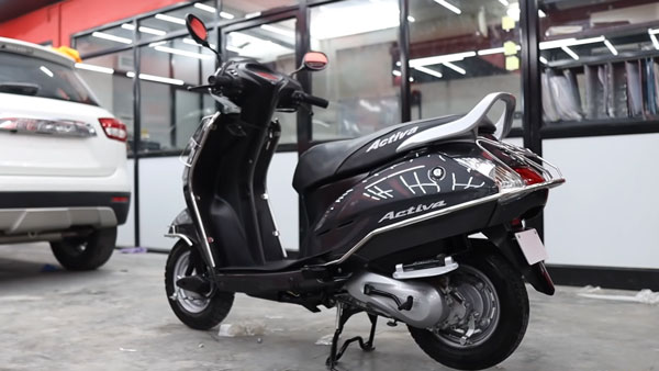 நம்பவே முடியல!! 12 ஆண்டுகள் பழைய ஆக்டிவா ஸ்கூட்டரா இது?.. புதுசு போல பளபளன்னு இருக்கு!!