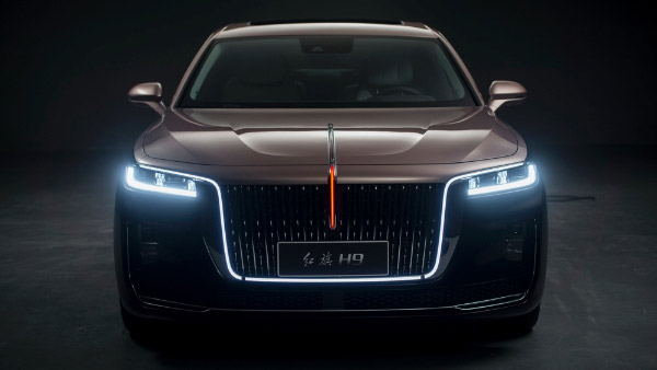 ஸ்கூல் பசங்க எவ்ளவோ மேல்! காப்பியடித்து உருவாக்கப்பட்ட சொகுசு கார்.. ரோல்ஸ் ராய்ஸ்-பென்ட்லீ எதையும் விட்டு வைக்காத சீன நிறுவனம்! ஸ்கூல் பசங்க எவ்ளவோ மேல்! காப்பியடித்து உருவாக்கப்பட்ட சொகுசு கார்.. ரோல்ஸ் ராய்ஸ்-பென்ட்லீ எதையும் விட்டு வைக்காத சீன நிறுவனம்!