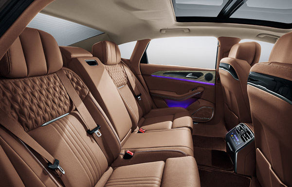 ஸ்கூல் பசங்க எவ்ளவோ மேல்! காப்பியடித்து உருவாக்கப்பட்ட சொகுசு கார்.. ரோல்ஸ் ராய்ஸ்-பென்ட்லீ எதையும் விட்டு வைக்காத சீன நிறுவனம்! ஸ்கூல் பசங்க எவ்ளவோ மேல்! காப்பியடித்து உருவாக்கப்பட்ட சொகுசு கார்.. ரோல்ஸ் ராய்ஸ்-பென்ட்லீ எதையும் விட்டு வைக்காத சீன நிறுவனம்!