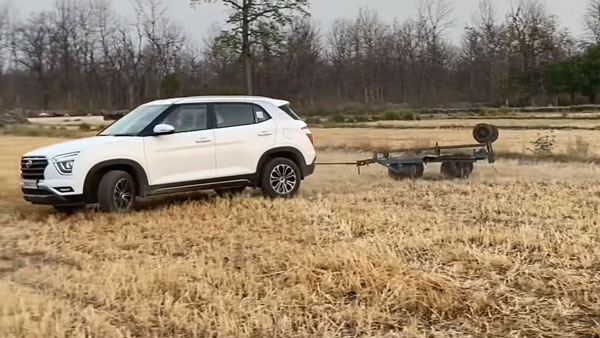 புத்தம் புதிய ஹூண்டாய் காரை டிராக்டராக மாற்றிய இளைஞர்... விலையயுர்ந்த காரில் ஏன் இந்த விபரீத முயற்சினு தெரிஞ்சா ஷாக்காயிருவீங்க!!