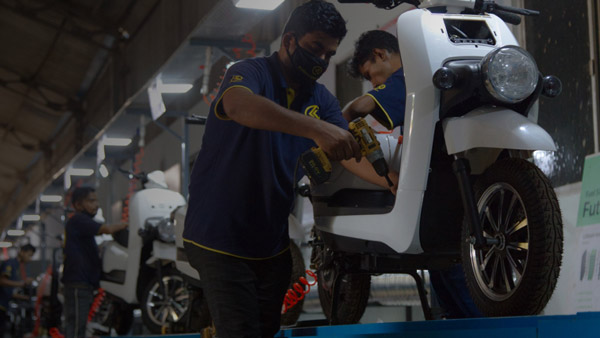 டெலிவரி துறைக்கான மின்சார ஸ்கூட்டர்! இதுவே இந்தியாவின் முதல் ஹை-ஸ்பீடு வர்த்தக இ-ஸ்கூட்டர்... இதோட ரேஞ்ஜும் மிரட்டுது!