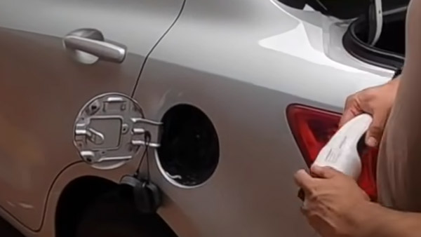 240கிமீ ரேஞ்ச் உடன் மாருதி சுஸுகி டிசைர் இவி!! 1 மணிநேரத்தில் சார்ஜ் நிரப்பிவிடலாம்...