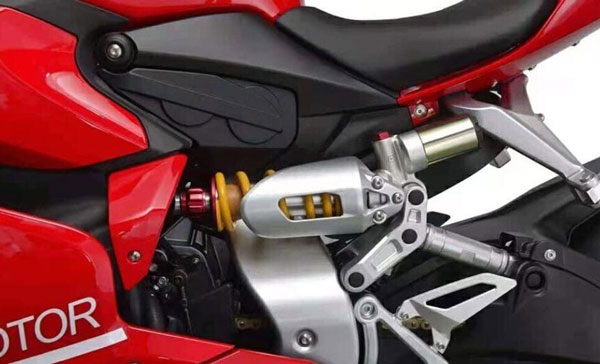 எது டுகாட்டி பைக் என்றே கண்டுப்பிடிக்க முடியல!! சீனாவின் போலி டுகாட்டி பனிகளே பைக்...