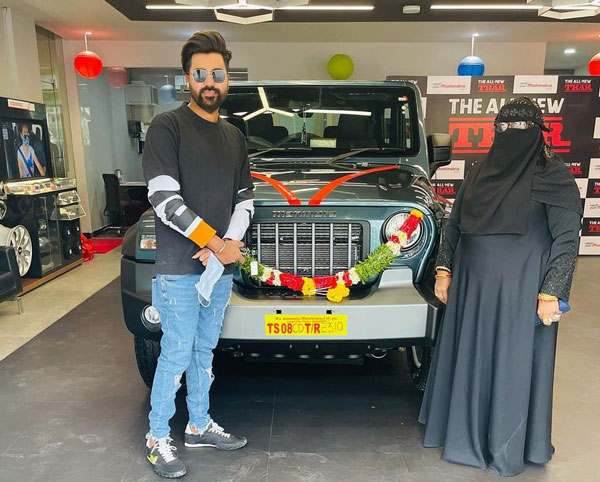 தமிழக வீரர் நடராஜனை அடுத்து தார் எஸ்யூவி காரை பெற்ற மற்றுமொரு கிரிக்கெட் வீரர்... அவர் யாருனு தெரியுமா?