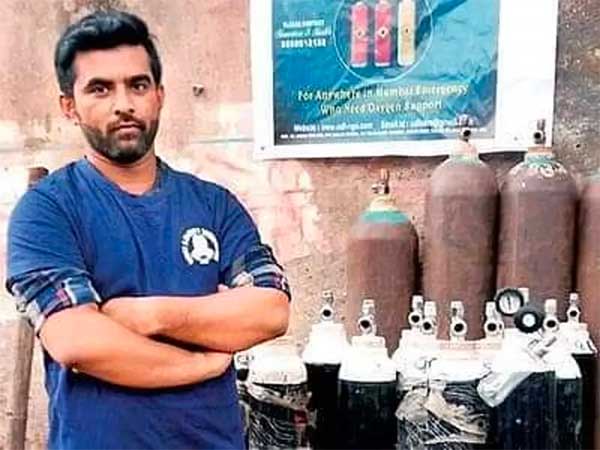 இந்த மனசு தான் சார் கடவுள்!! 22 லட்ச ரூபாய் காரை அசால்ட்டாக விற்று சமூக பணியாற்றும் இளைஞர்!