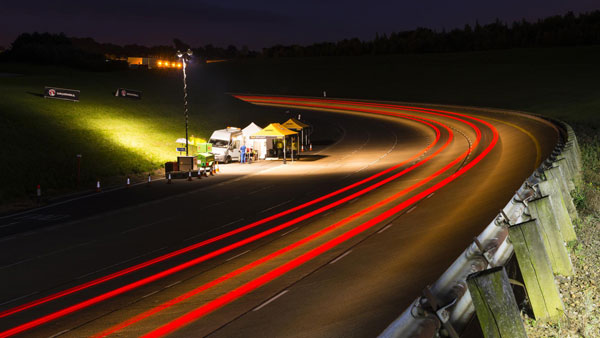 இந்திய சாலைகள் ரொம்ப ஆபத்தானது! நைட் டிராவல் போறதுக்கு முன்னாடி இதை எல்லாம் ஒருவாட்டி கவனிச்சிடுங்க!!