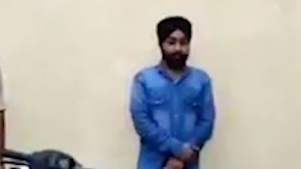 இளைஞரையும், விலையுயர்ந்த பைக்கையும் கொத்தாக தூக்கிய போலீஸ்... சொந்த செலவில் சூனியம் வச்சுக்கிட்டாரு... வீடியோ!