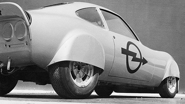 50 வருடங்களை நிறைவு செய்யும் ஒபேலின் முதல் பேட்டரி கார்!! அப்போவே இப்படிப்பட்ட கார்களா!!