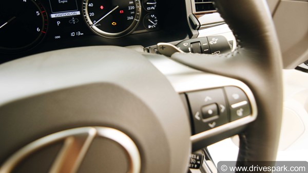  ஆட்டோமேட்டிக் கார்களில் 'பேடில் ஷிஃப்ட்' இருக்கான்னு பார்த்து வாங்குங்க... எவ்வளவு நன்மைகள் தெரியுமா?