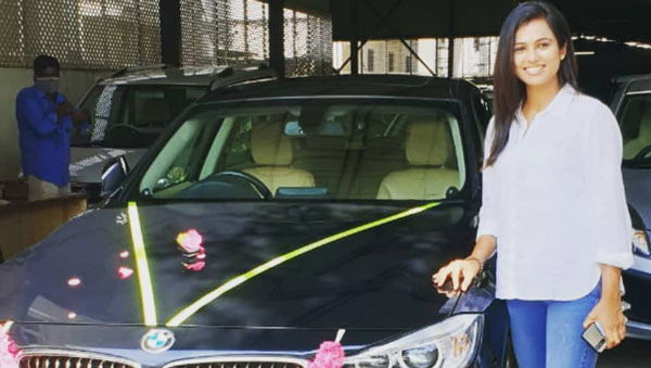 கவர்மெண்ட் பஸ்தான் முன்பு அக்காவின் பிரதான போக்குவரத்து வாகனம்... பிஎம்டபிள்யூ சொகுசு காரை வாங்கிய சந்தோஷத்தில் ரம்யா பாண்டியனின் சகோதரர் நெகிழ்ச்சி!! கவர்மெண்ட் பஸ்தான் முன்பு அக்காவின் பிரதான போக்குவரத்து வாகனம்... பிஎம்டபிள்யூ சொகுசு காரை வாங்கிய சந்தோஷத்தில் ரம்யா பாண்டியனின் சகோதரர் நெகிழ்ச்சி!!