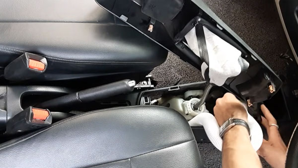 கார் கேபினின் சூட்டை குறைப்பதற்கு எளிய வழி இதோ!! ஆனால் பின் விளைவுகள் மோசமாக இருக்கும்!