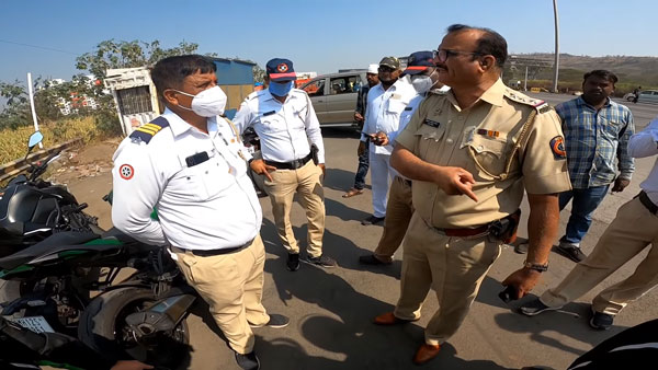 ஒரே நேரத்தில் 20 சூப்பர் பைக் உரிமைதாரர்களுக்கு செல்லாண்... லிஸ்ட்லையே இல்லாத காரணத்தை கூறிய போலீஸ்!!