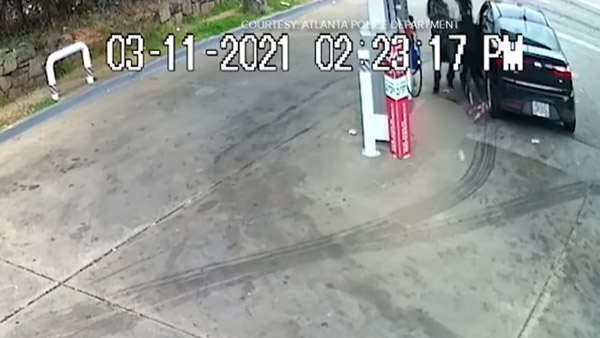 82 வயசானவரா இப்படி செய்தார்... ஒரே தள்ளாக தள்ளி திருடனை காலி செய்த முதியவர்... மெய்சிலிர்க்க வைக்கும் வீடியோ!!