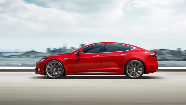 ‘ஆளில்லா’ இயங்கும் டெஸ்லா கார் விபத்திற்கு இதுதான் காரணமா? அநியாயமாய் பலியான இரு உயிர்கள்...