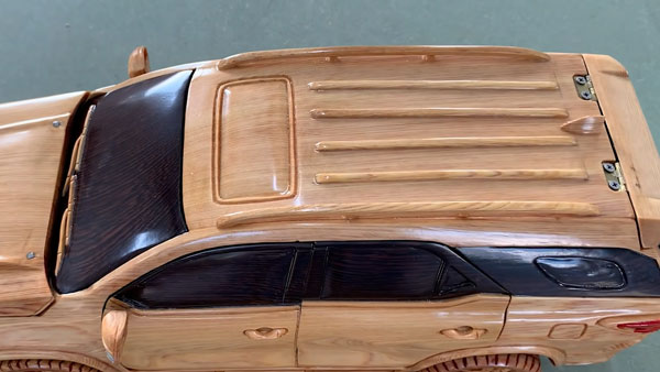 டொயோட்டா ஃபார்ச்சூனர் காருக்கு இப்படியொரு ரசிகரா!! அசத்திவிட்டார் போங்க...