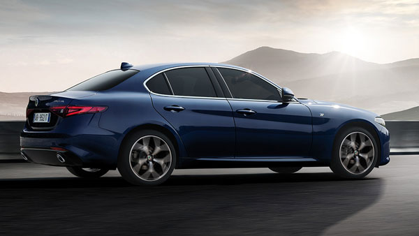 பலருக்கு கனவாக இருக்கும் சூப்பர் கார்!! இத்தாலி நாட்டு போலீஸ் படையில் இணைந்தது!