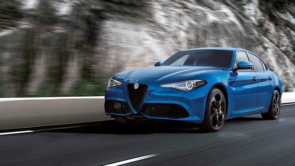 பலருக்கு கனவாக இருக்கும் சூப்பர் கார்!! இத்தாலி நாட்டு போலீஸ் படையில் இணைந்தது!