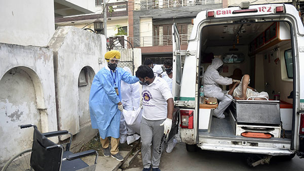 இந்தியாவில் இத்தனை வகையான ஆம்புலன்ஸ்கள் உள்ளதா? கொரோனா நோயாளிகளுக்கு ஏற்றது எதுன்னு தெரியுமா?