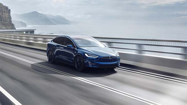 காரின் சிறப்பு தொழில்நுட்பத்தை பயன்படுத்தியதற்காக அமெரிக்க வாழ் இந்தியர் கைது... ஏற்கனவே சொல்லியும் கேக்கல!!