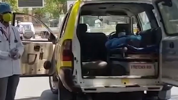 வலுக்கட்டாயமாக தூக்கி செல்லும் போலீஸ்... இந்த வீடியோவை பார்த்தால் இனி வீட்டை விட்டு வெளியே வரவே மாட்டீங்க வலுக்கட்டாயமாக தூக்கி செல்லும் போலீஸ்... இந்த வீடியோவை பார்த்தால் இனி வீட்டை விட்டு வெளியே வரவே மாட்டீங்க