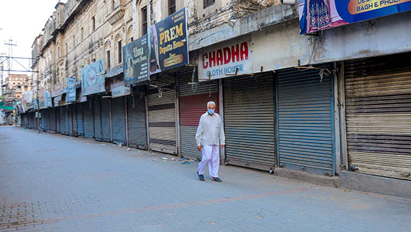 பெருந்தொகையை ஆட்டோ, கால் டாக்சி டிரைவர்களின் வங்கி கணக்கில் செலுத்த திட்டம்... அட இதுதாங்க மக்களாட்சி!!