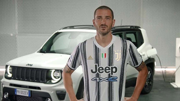 ஜீப் ஹைப்ரீட் காருக்கு விளம்பரம் தேடிதந்த ரொனால்டோ!! ஜூவெண்டஸின் புதிய ஜெர்ஸி இதுதான்! 