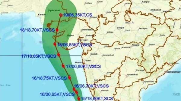 இப்படி நடக்கும்னு யாருமே எதிர்பார்க்கல... டவ்-தே புயலின்போது, தாமாகவே தற்கொலை செய்து கொண்ட போர்ஷே கார்!! 