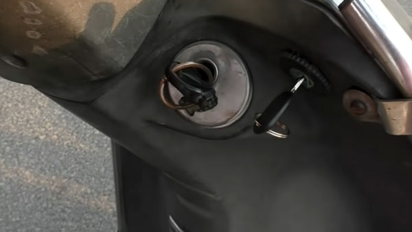 பெட்ரோலிலும் ஓடும், மின்சாரத்திலும் ஓடும்... ஹைபிரிட் ஸ்கூட்டராக மாறிய ஹோண்டா ஆக்டிவா... இதற்கான செலவு எவ்வளவு தெரியுமா?..