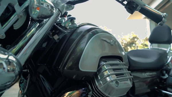 ஒரு மியூசியமே வச்சிருக்காரு... ஒத்த ஆளு கிட்ட இத்தன க்ரூஸர் பைக்குகளா?.. இவர்தாங்க உண்மையான பைக் காதலர்... 24 கேரட் கோல்ட்டால அலங்கரிச்சிருக்கானு பாருங்களேன்!! ஒரு மியூசியமே வச்சிருக்காரு... ஒத்த ஆளு கிட்ட இத்தன க்ரூஸர் பைக்குகளா?.. இவர்தாங்க உண்மையான பைக் காதலர்... 24 கேரட் கோல்ட்டால அலங்கரிச்சிருக்கானு பாருங்களேன்!!