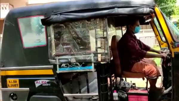 இப்படிப்பட்ட ஆட்டோ டிரைவர்களும் இருக்க தான் செய்றாங்க!! ஆட்டோவை மினி ஆம்புலன்ஸாக மாற்றிய கேரள ‘ஹீரோ’!! 