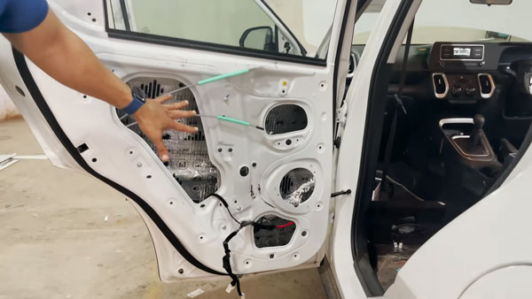 கியா சொனெட் காரிலா இப்படி!! வேற லெவல் காரியத்தை செய்துள்ள உரிமையாளர்!