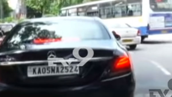 வேற லெவல் அதிரடி காட்டும் கர்நாடகா போலீஸ்... இனி யாராக இருந்தாலும் வெளியில் வர யோசிப்பாங்க... வீடியோ!