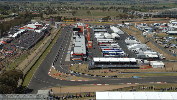 உலகின் 10 சிறந்த ரேஸ் டிராக்குகள் பற்றிய சிறப்பு தகவல்கள்... அடேங்கப்பா இத்தனை கி.மீட்டரில் டிராக்கா?..