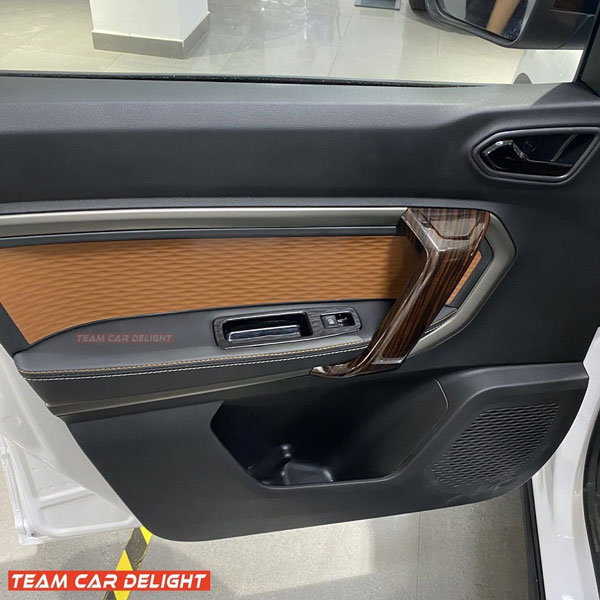 ரெனால்ட் கைகர் எஸ்யூவி காரை வாங்கினால் இப்படி மாற்றி கொள்ளணும்!! வெளியே வெள்ளை, உள்ளே பழுப்பு நிறம்.. சூப்பர்!