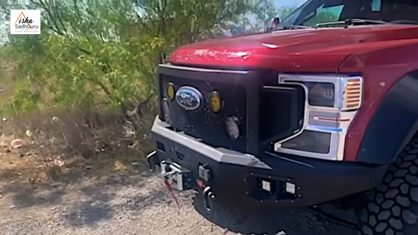 காரில் மினி வீடு கட்டிய ஜக்கி வாசுதேவ்... எதுக்காகனு தெரிஞ்சா ஸ்டண் ஆயிருவீங்க... பெறுமையா வீடியோ வேற போட்டிருக்காரு!! காரில் மினி வீடு கட்டிய ஜக்கி வாசுதேவ்... எதுக்காகனு தெரிஞ்சா ஸ்டண் ஆயிருவீங்க... பெறுமையா வீடியோ வேற போட்டிருக்காரு!!