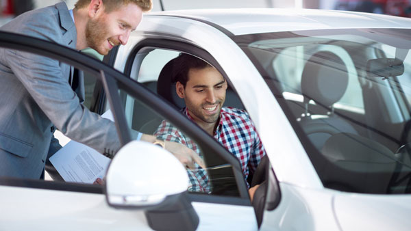 கார் சேல்ஸ்மேன்களிடம் நீங்கள் தப்பி தவறி கூட இந்த விஷயங்களை சொல்லி விடக்கூடாது... முன்னாடியே தெரியாம போச்சே! கார் சேல்ஸ்மேன்களிடம் நீங்கள் தப்பி தவறி கூட இந்த விஷயங்களை சொல்லி விடக்கூடாது... முன்னாடியே தெரியாம போச்சே!