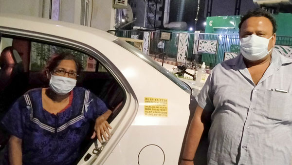 கொரோனா நோயாளியின் உயிரை காப்பாற்ற உபேர் டிரைவர் செய்த காரியம்... கேட்கும்போதே மனசுக்கு இதமா இருக்கு...