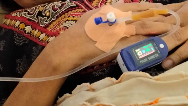 கொரோனா நோயாளியின் உயிரை காப்பாற்ற உபேர் டிரைவர் செய்த காரியம்... கேட்கும்போதே மனசுக்கு இதமா இருக்கு...