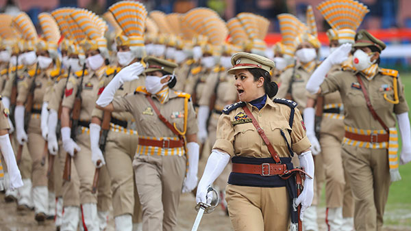 திருப்பூர் பெண் சப்-இன்ஸ்பெக்டர்களுக்கு காத்திருக்கும் பரிசு!! எப்போது ஊரடங்கு முடியுமோ! 