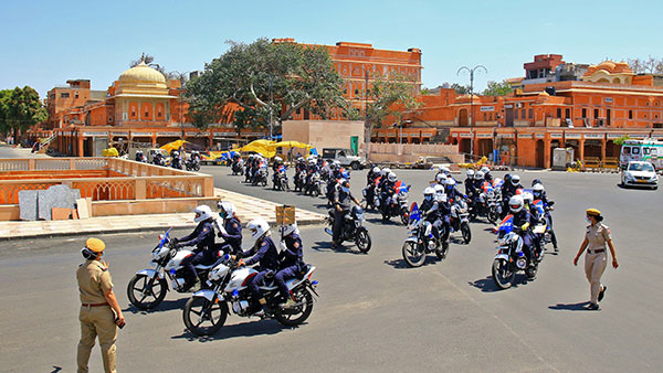 திருப்பூர் பெண் சப்-இன்ஸ்பெக்டர்களுக்கு காத்திருக்கும் பரிசு!! எப்போது ஊரடங்கு முடியுமோ! 