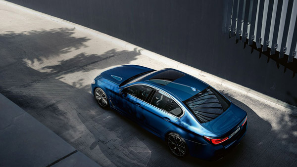 பவர்ஃபுல் எஞ்ஜின், அட்டகாசமான தொழில்நுட்ப வசதிகளுடன் பிஎம்டபிள்யூ 5 சீரிஸ் அறிமுகம்! சுலப மாத தவனை திட்டத்தில் கிடைக்கும்!