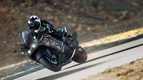 கவாஸாகியின் கடைசி நிஞ்சா இசட்.எக்ஸ்-14ஆர் பைக் வெளியீடு!! சுஸுகி ஹயபுஸாவிற்கு போட்டி மாடல்!